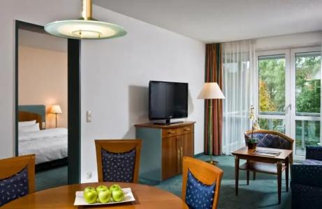 Ramada by Wyndham Weimar - 4