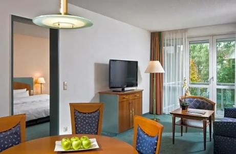 Ramada by Wyndham Weimar - 46