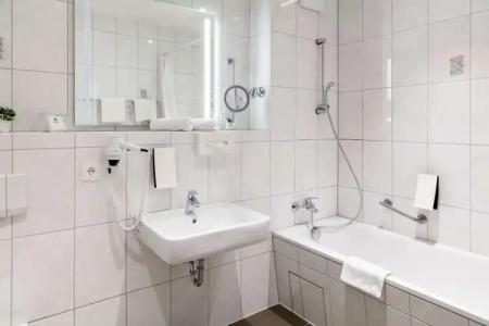 Best Western Dreiländerbrücke Weil am Rhein / Basel - 53