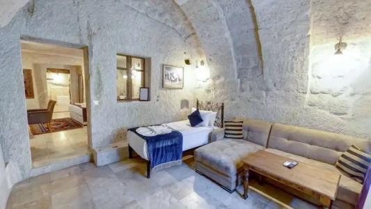 Elegance Cave Suites & Restaurant - 162