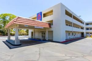 Motel 6 Tempe, AZ Phoenix Airport Priest Dr, Tempe