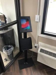 Super 8 by Wyndham Asheville/Biltmore - 4