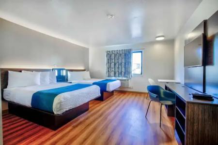 Motel 6-Duluth, MN - 23