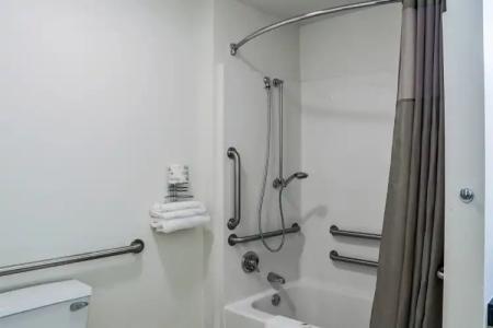 Motel 6-Duluth, MN - 17