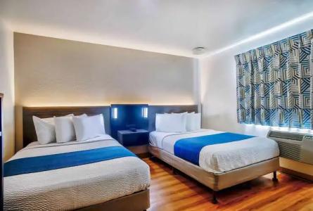 Motel 6-Duluth, MN - 2