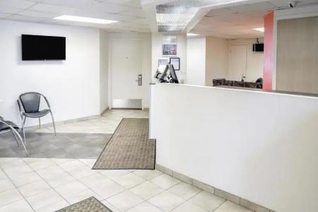 Motel 6-Duluth, MN - 14