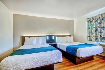 Motel 6-Duluth, MN - 24