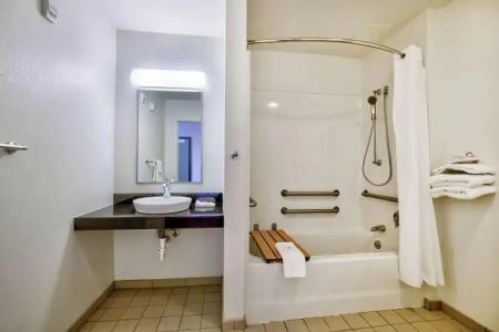 Motel 6-Duluth, MN - 9