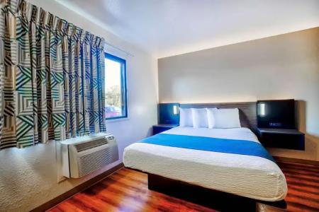 Motel 6-Duluth, MN - 3