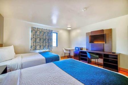 Motel 6-Duluth, MN - 122