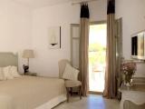 Ground Floor Suite with garden view
