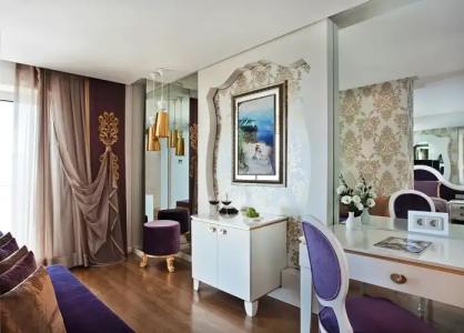 La Boutique & Suites - 114