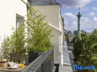 Le Petit Beaumarchais & Spa - 74