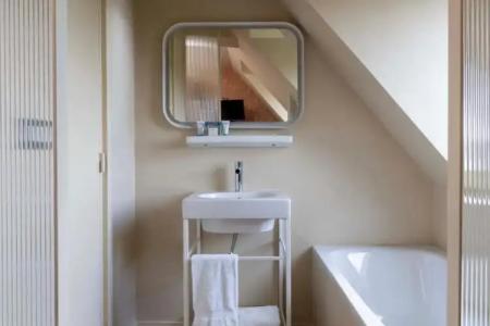Le Petit Beaumarchais & Spa - 41