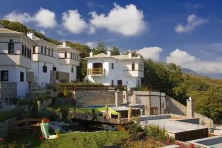 12 Months Luxury Resort - 0