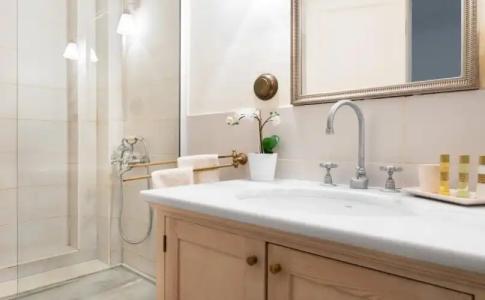 Adahan DeCamondo Pera, Autograph Collection - 23