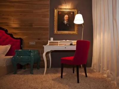 Graffit Gallery Design - 50