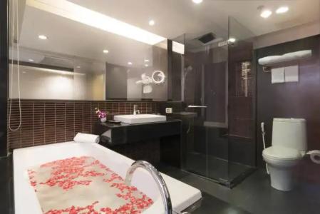 Furama Silom - 50