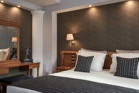 Ava and Suites - 111