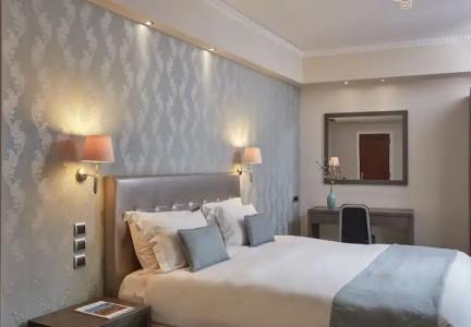 Ava and Suites - 38