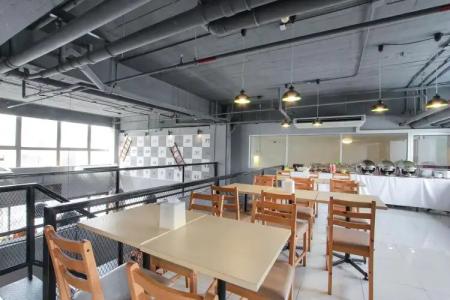 D Varee Xpress Makkasan - 24