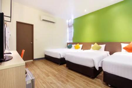 D Varee Xpress Makkasan - 70