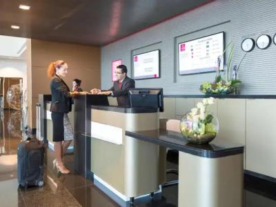 Adagio Abu Dhabi Al Bustan - 30