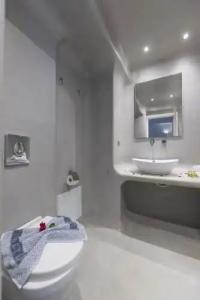 Blue Waves Suites & Apartments - 248