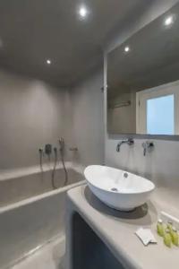 Blue Waves Suites & Apartments - 191