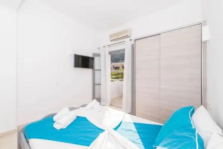 Blue Waves Suites & Apartments - 378