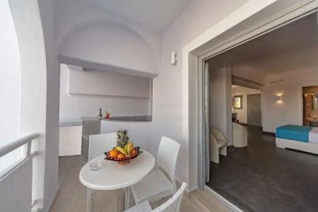 Blue Waves Suites & Apartments - 356