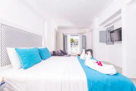 Blue Waves Suites & Apartments - 32