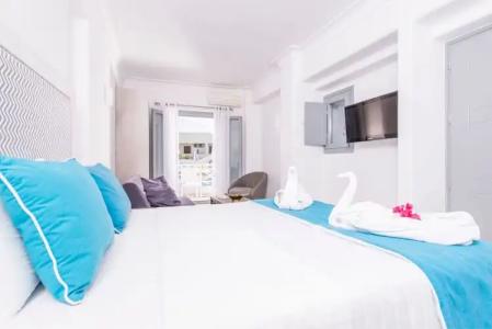 Blue Waves Suites & Apartments - 33