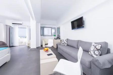 Blue Waves Suites & Apartments - 302