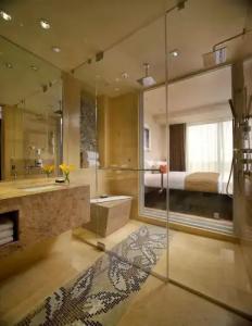 EB Miami Airport - 28