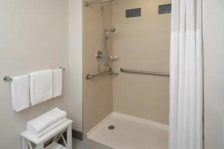 Holiday Inn Express Miami Airport-Blue Lagoon Area, an IHG - 8