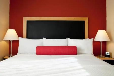 Holiday Inn Express Miami Airport-Blue Lagoon Area, an IHG - 83