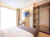 Superior Double room with balcony and with partial sea view