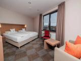 2 Bedrooms Standard Family room with park view