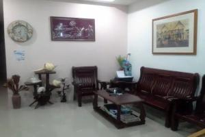 Just Chilling Home, Khanom