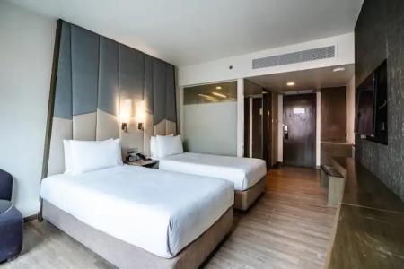 Holiday Inn Express Bangkok Sukhumvit 11, an IHG - Free Breakfast - 41