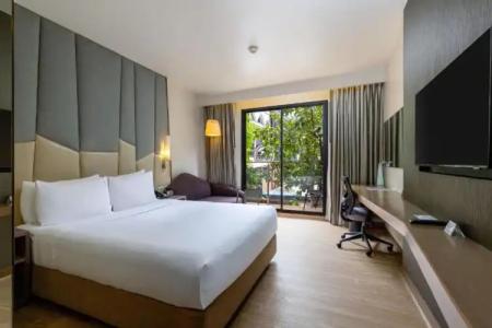 Holiday Inn Express Bangkok Sukhumvit 11, an IHG - Free Breakfast - 100