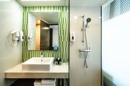 Holiday Inn Express Bangkok Sukhumvit 11, an IHG - Free Breakfast - 51