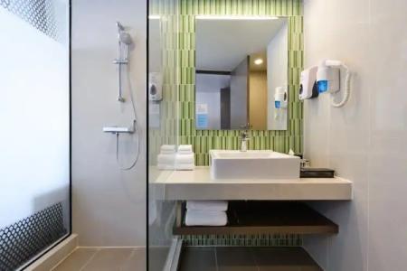 Holiday Inn Express Bangkok Sukhumvit 11, an IHG - Free Breakfast - 48