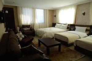 Grand Mina Hotel, Harbiyah