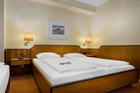 Rieker Stuttgart Hauptbahnhof - 57