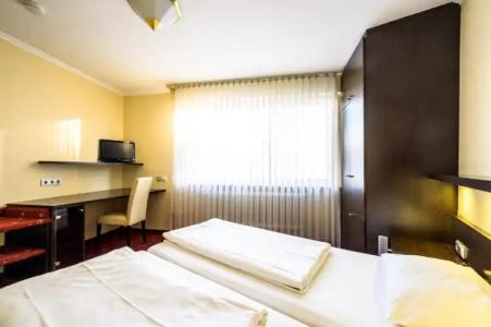 Rieker Stuttgart Hauptbahnhof - 96