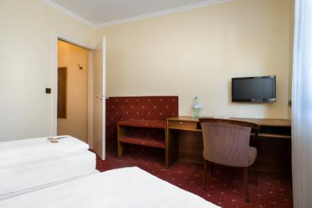 Rieker Stuttgart Hauptbahnhof - 4