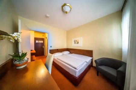 Rieker Stuttgart Hauptbahnhof - 86