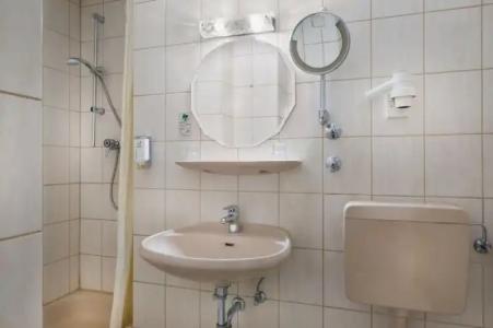 Rieker Stuttgart Hauptbahnhof - 54